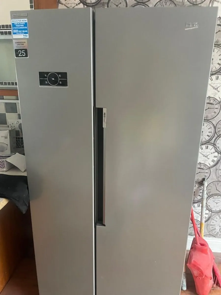Beko American Style Fridge Freezer - Image 2