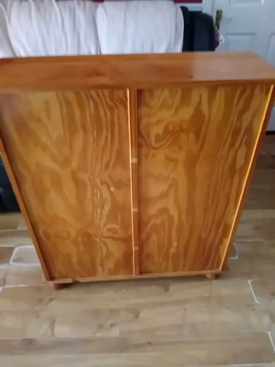 Solid  pine  book shelf - Image 3
