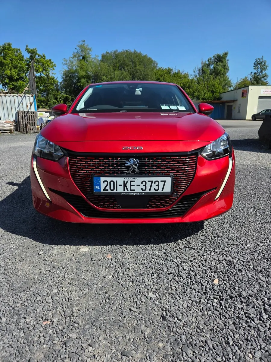 Peugeot 208 e208 Electric 136hp Allure - Image 1