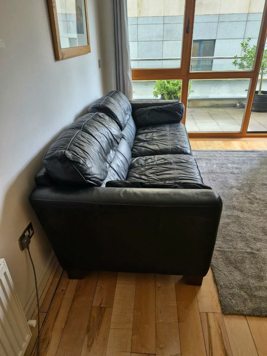Couch - Image 2