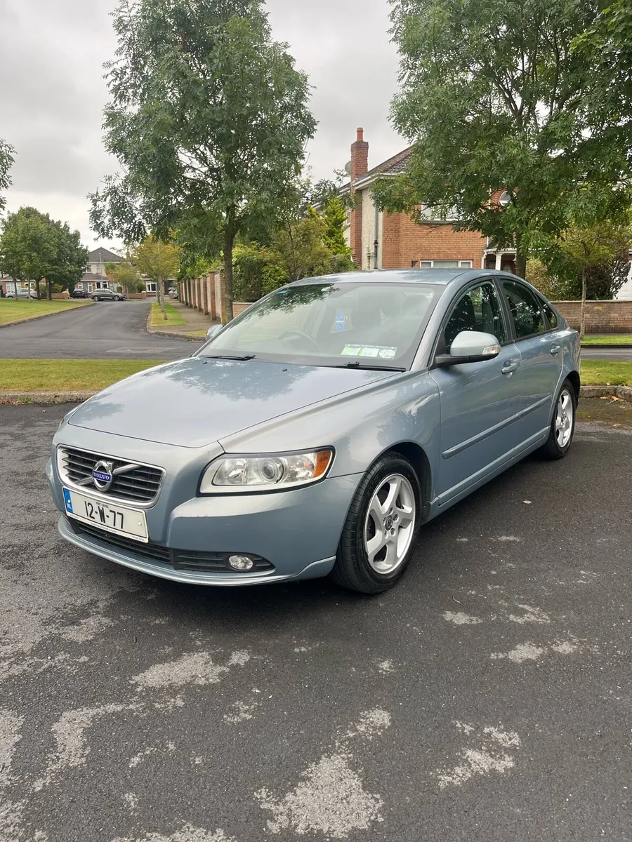 Volvo S40 - Image 1