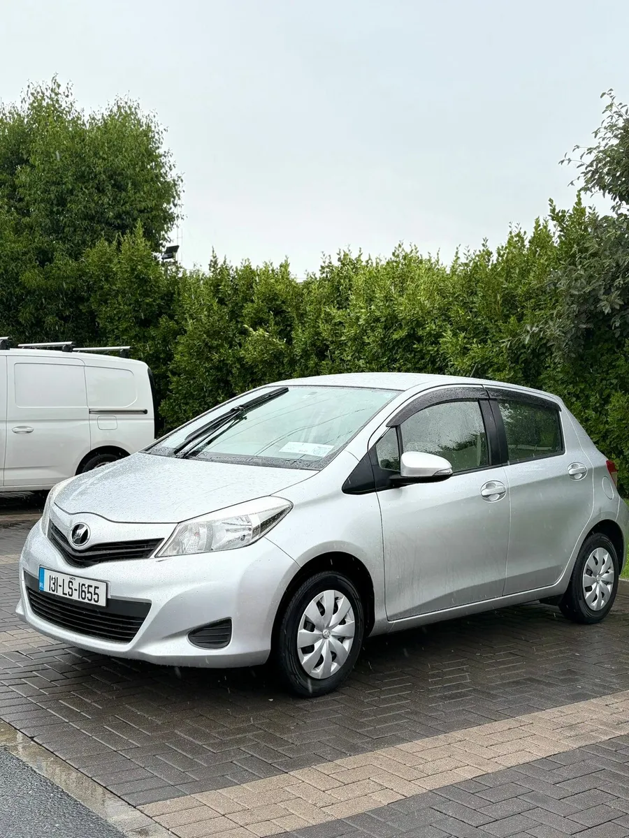 TOYOTA VITZ 2013 AUTOMATIC - Image 3