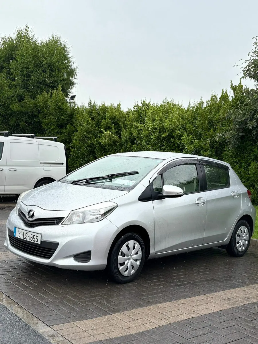 TOYOTA VITZ 2013 AUTOMATIC - Image 4