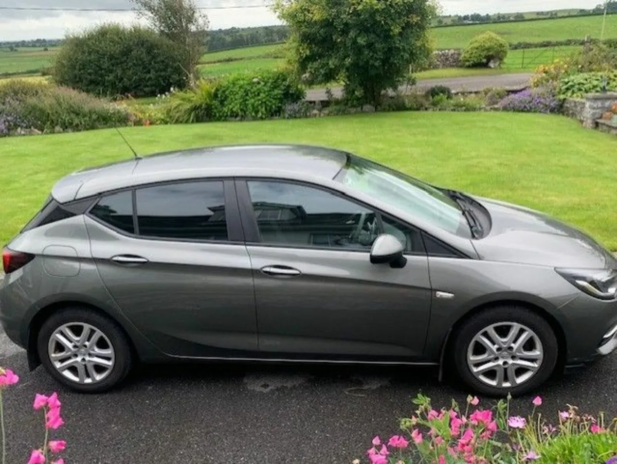 Opel Astra 2020 - Image 2