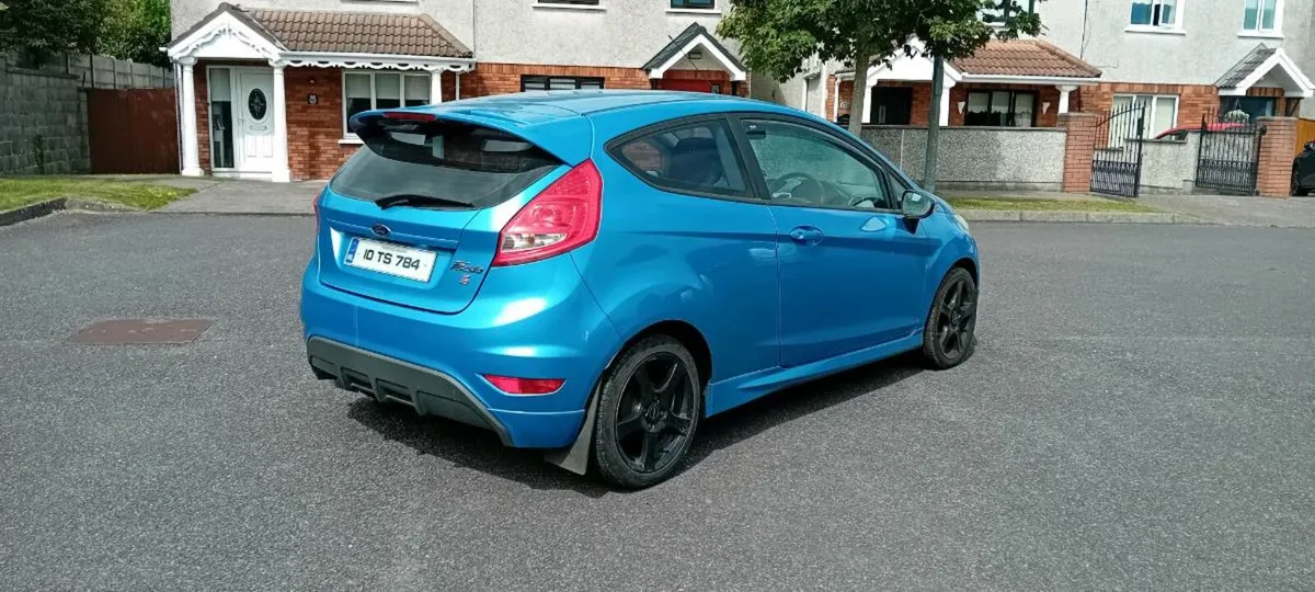 2010 Ford Fiesta zetec-s nct 3/26 tax 11/25 low km - Image 4