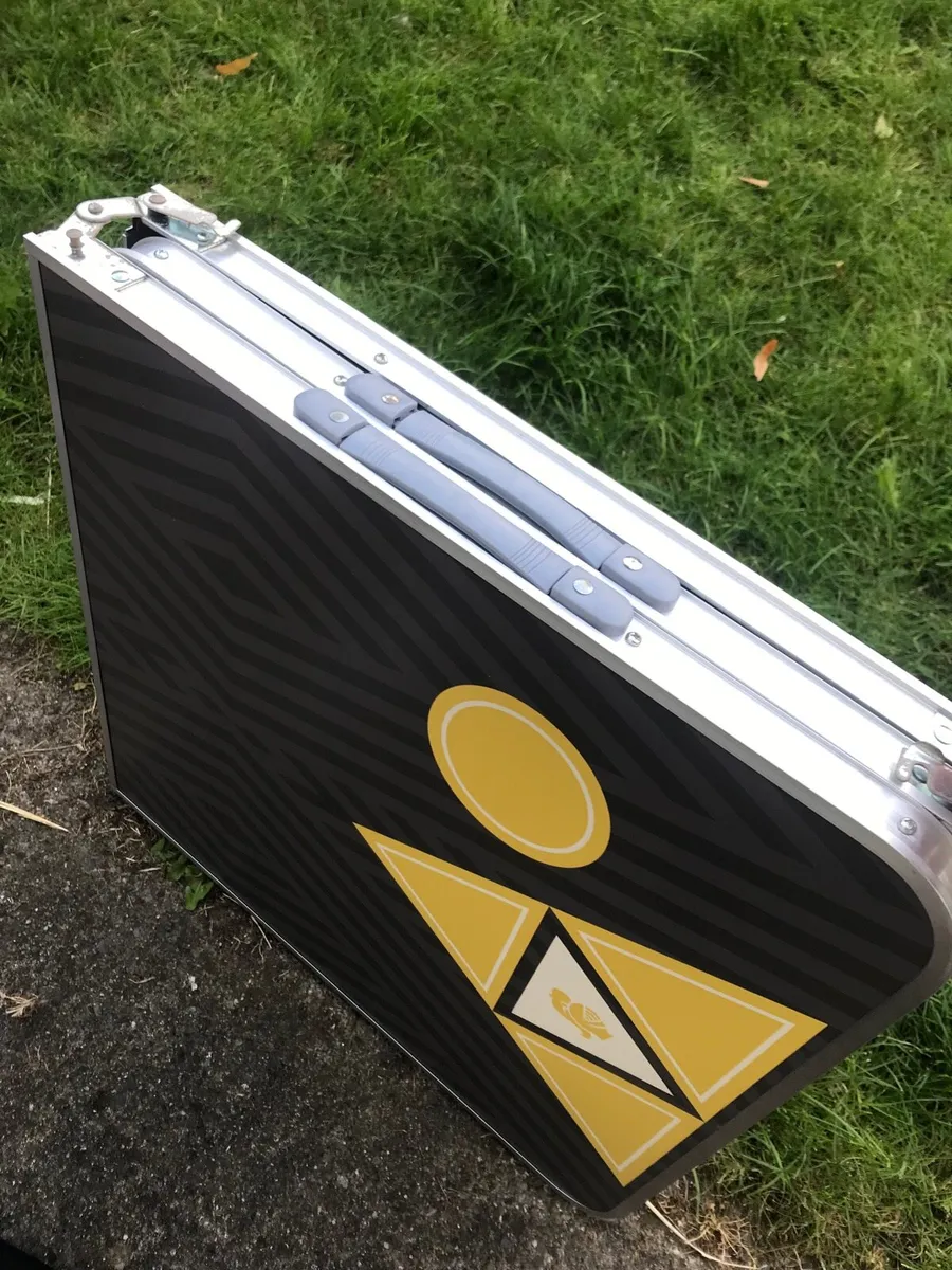 Trifold Camping table - Image 2