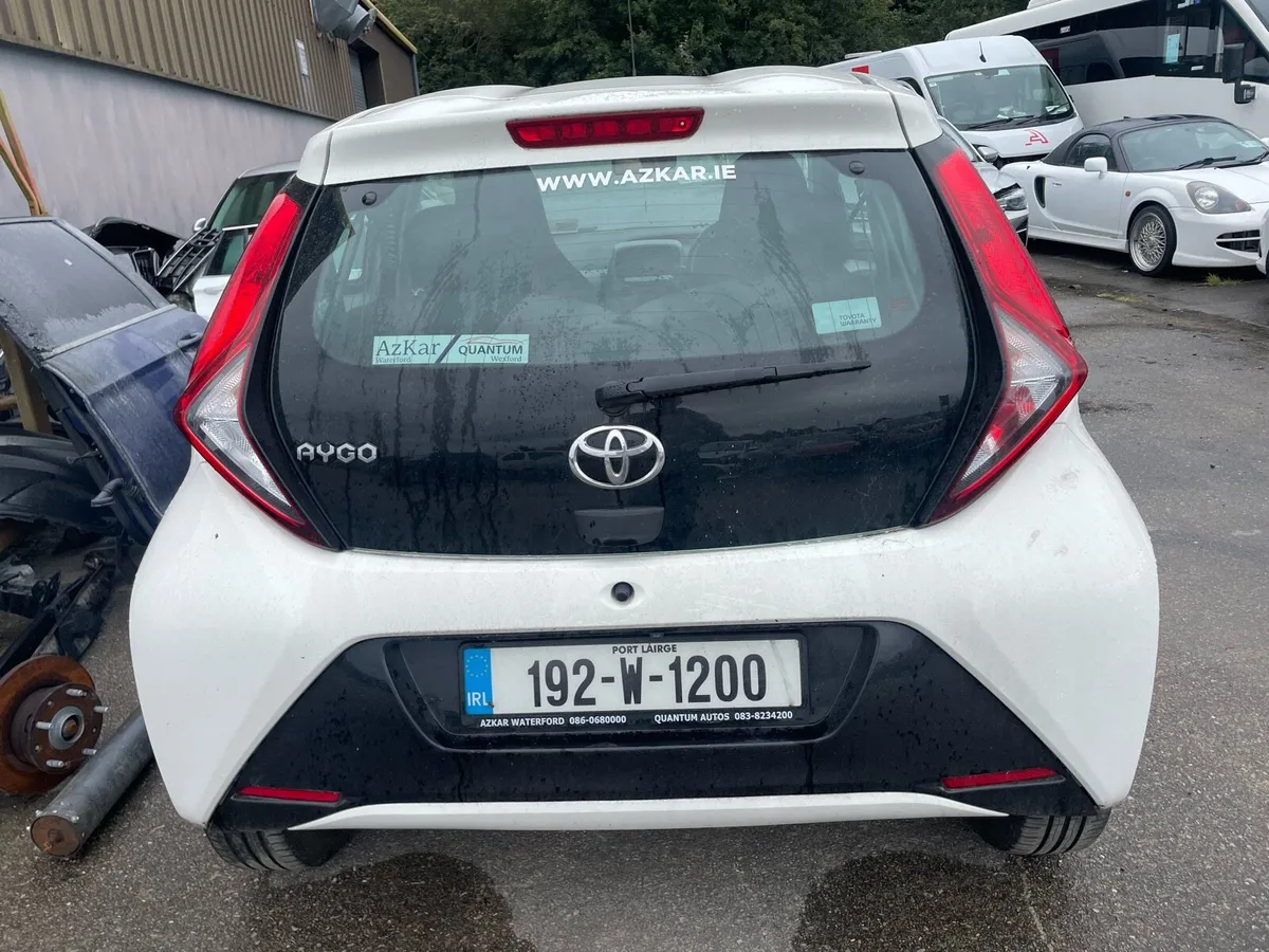 2019 Toyota Aygo. Light damage. - Image 2