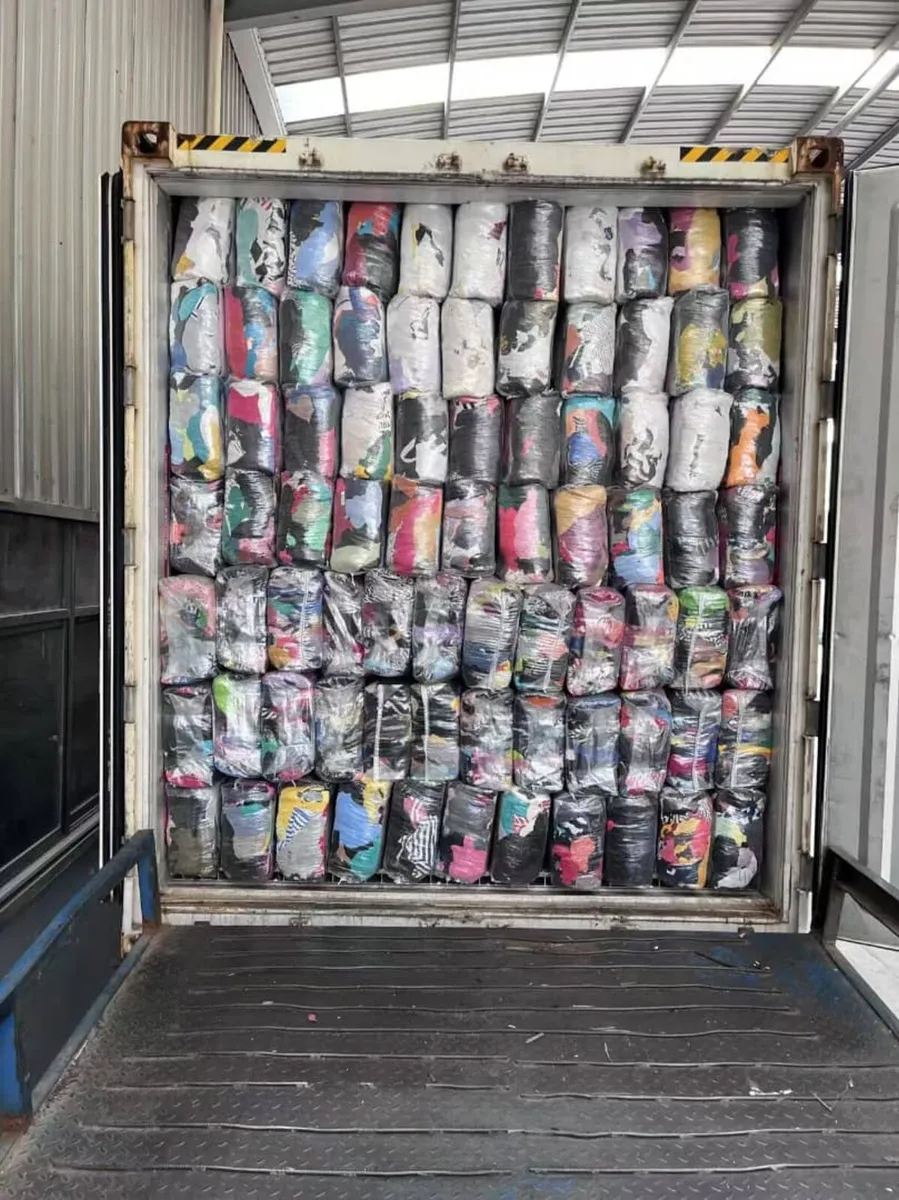 Bags of rags - Image 3