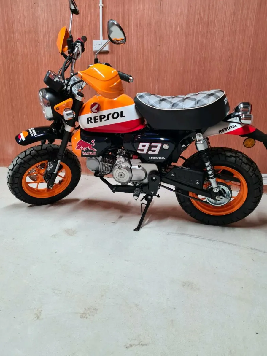Honda monkey bike 125 repsol £5250 - Image 1