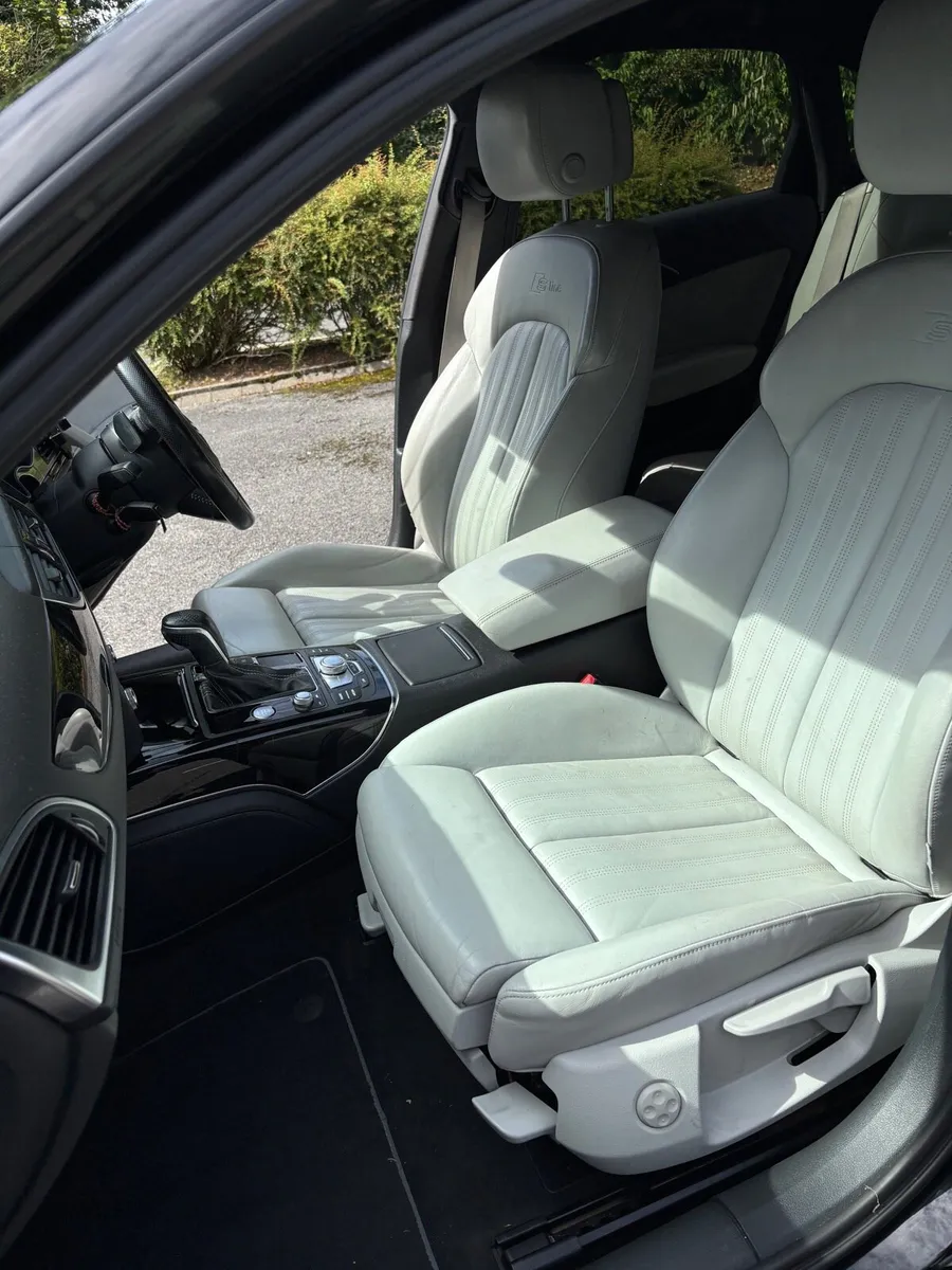 Audi A6 Black Edition S-Line *Automatic* - Image 4