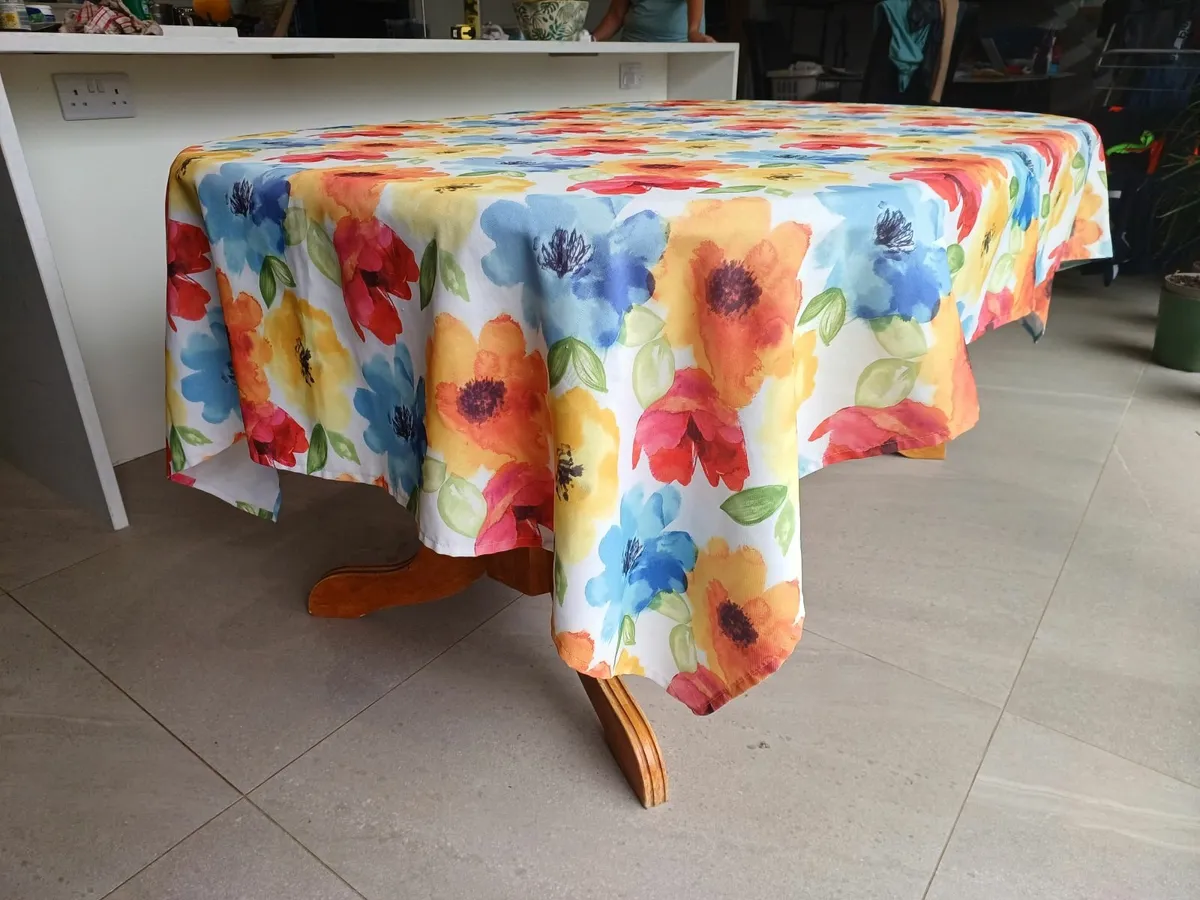 Kitchen table - Image 2