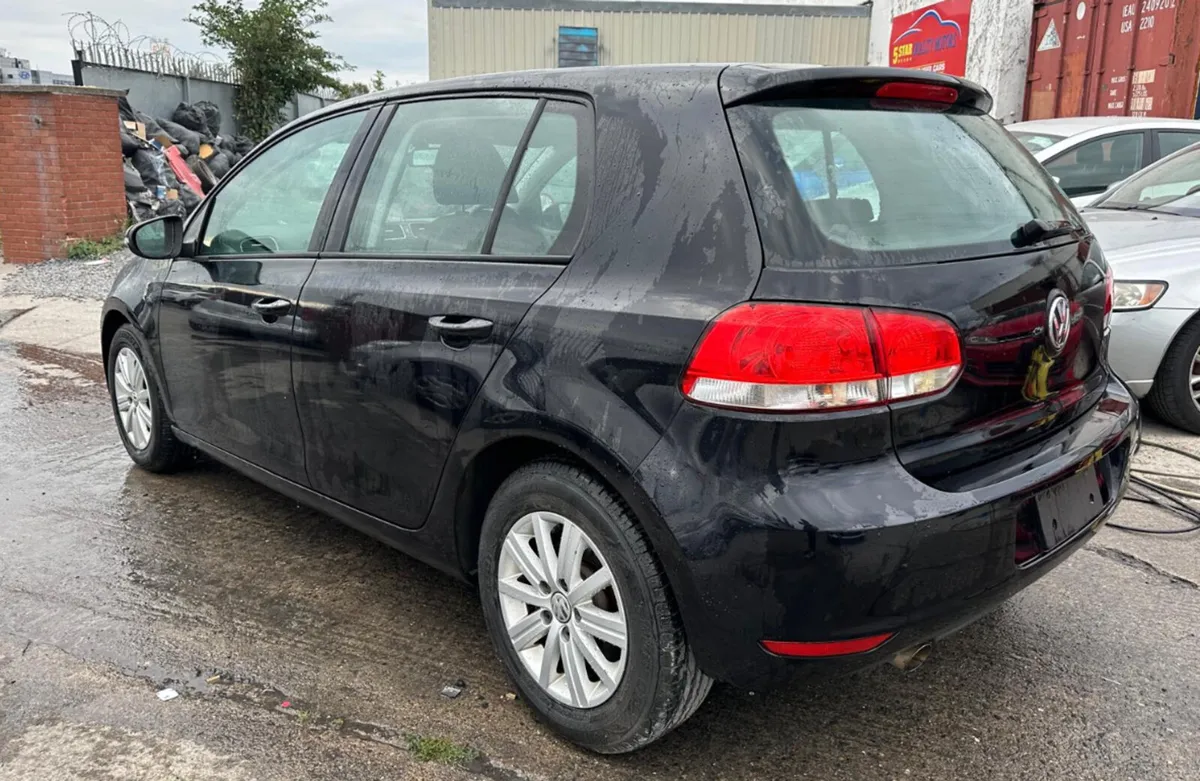 Volkswagen Golf 2013 Automatic / New Nct/ warranty - Image 4