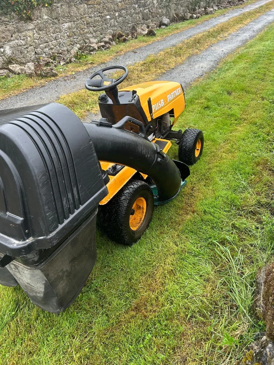 Partner P115B Ride-On Mower – With Grass Collector - Image 2