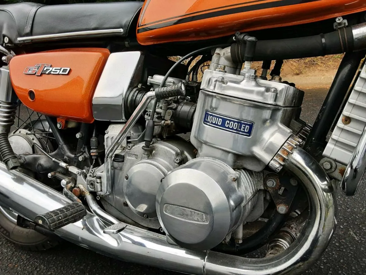 1976 Suzuki GT750 - Image 2