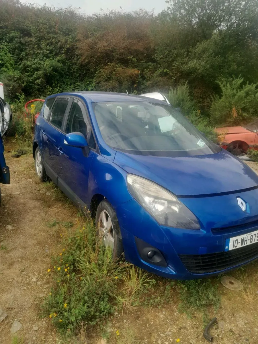 Breaking 2010 renault grand scenic - Image 1