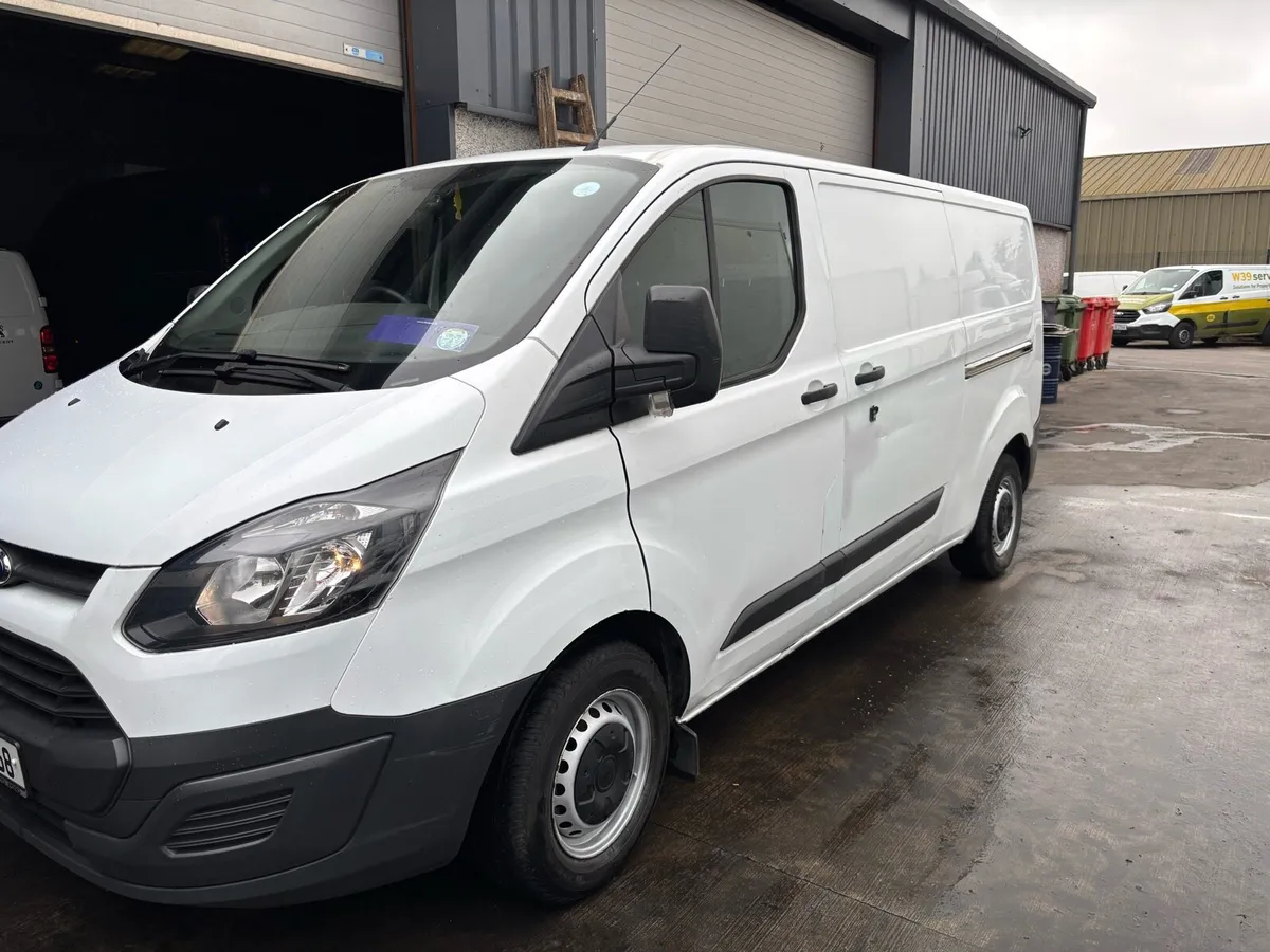 Ford Custom LWB 2016 - Image 2
