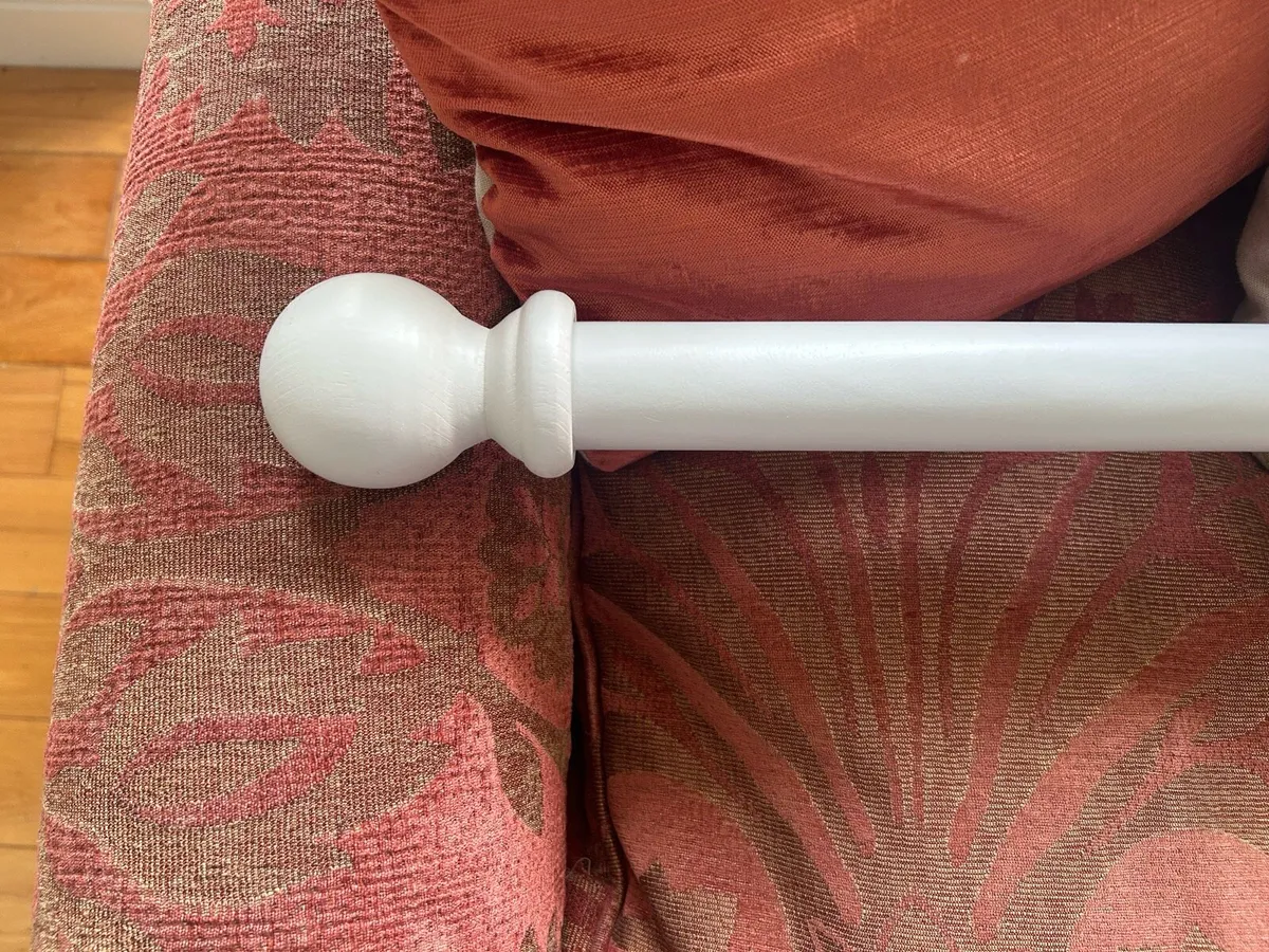 Pale grey wooden Curtain pole - Image 3