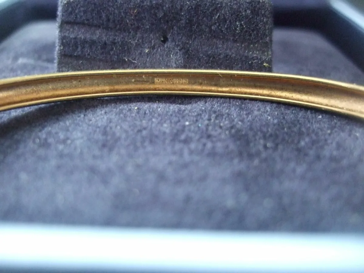 Vintage 9ct Gold Torque Bangle - Image 3