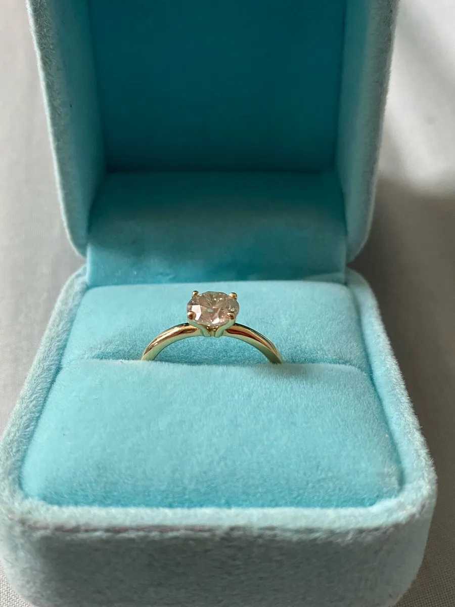1.24 carat Natural Diamond Engagement Ring - Image 1