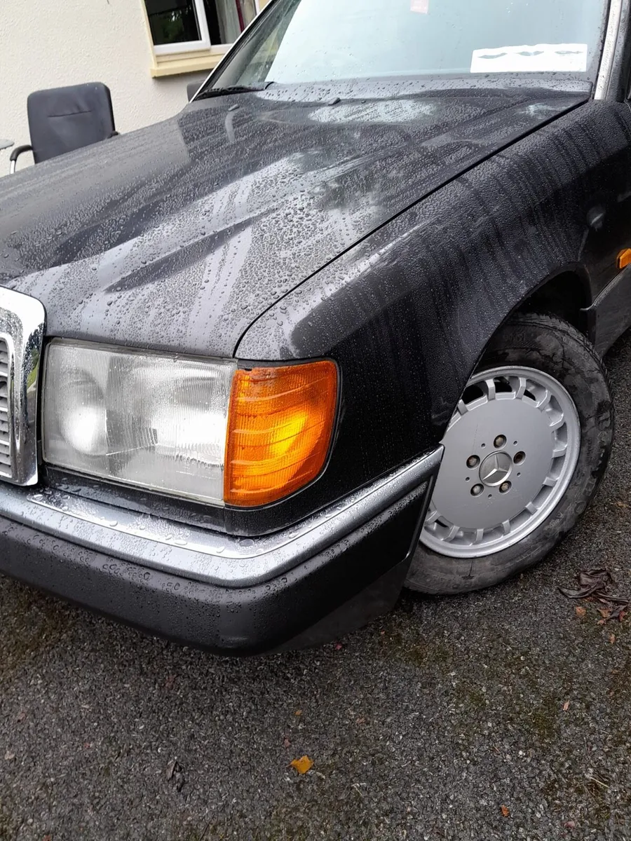 1991 Mercedes 300D W124 - Image 2