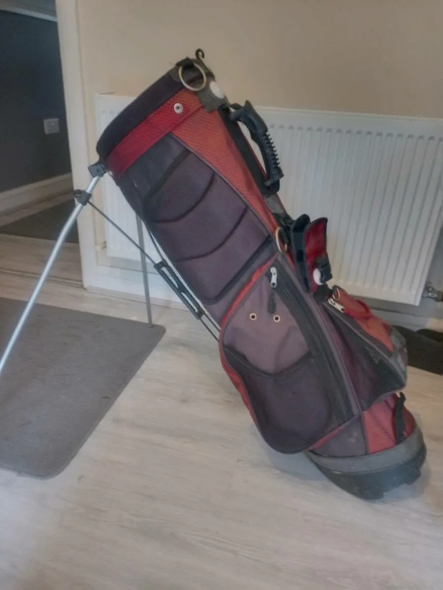 Golf bag with stand. - Image 3