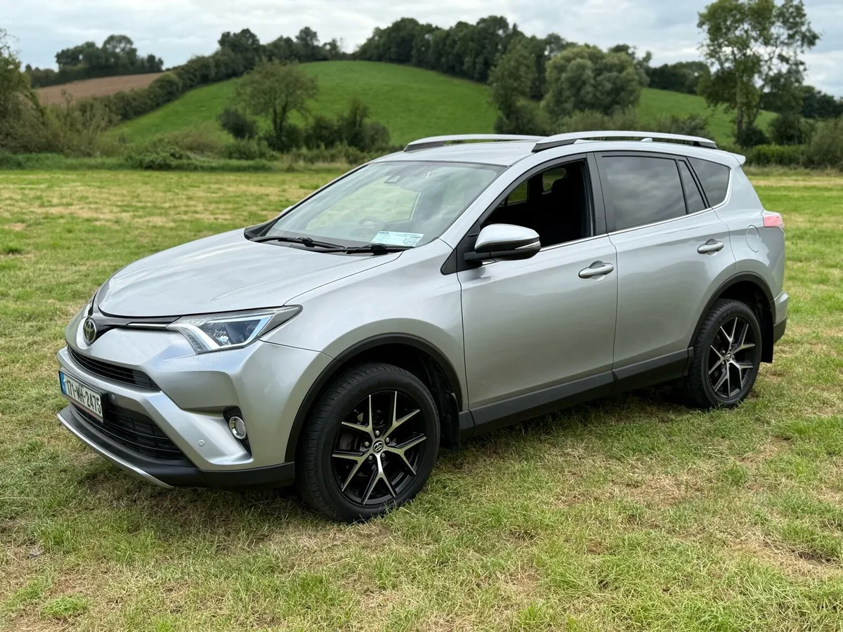 2017 Toyota rav4 Sol model nct march 2027 - Image 2