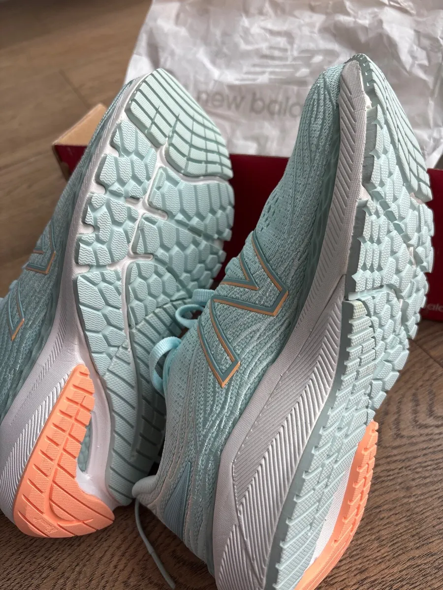 New Balance Running Shoes - Image 4