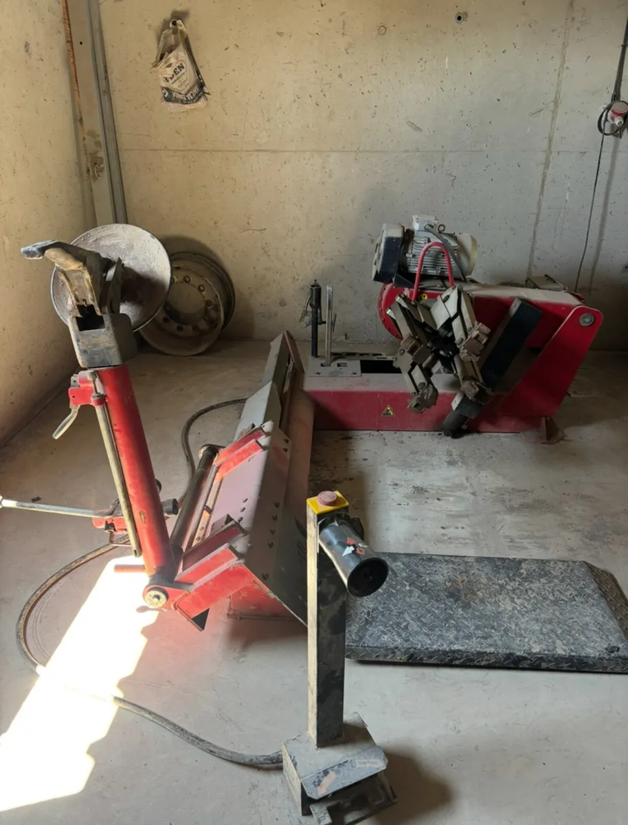 Truck tyre machine - Image 2