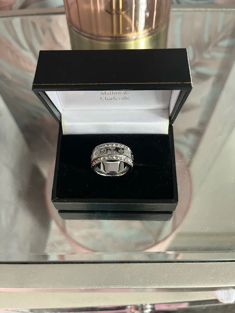 LV ring - Image 1