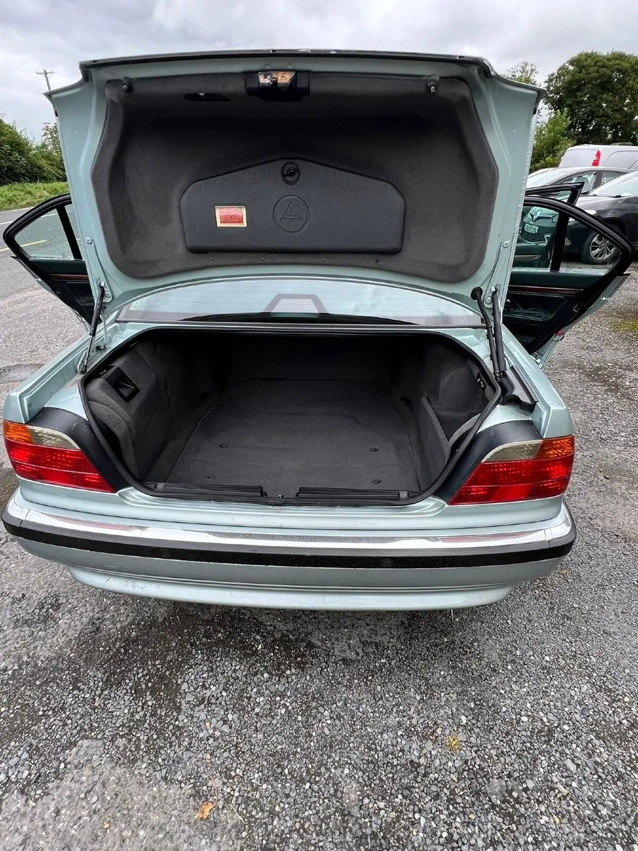 BMW 728i - Image 3