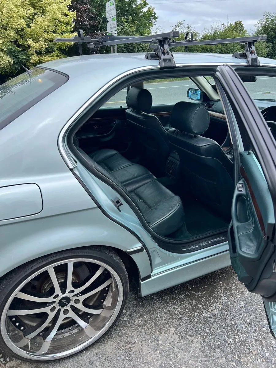 BMW 728i - Image 4