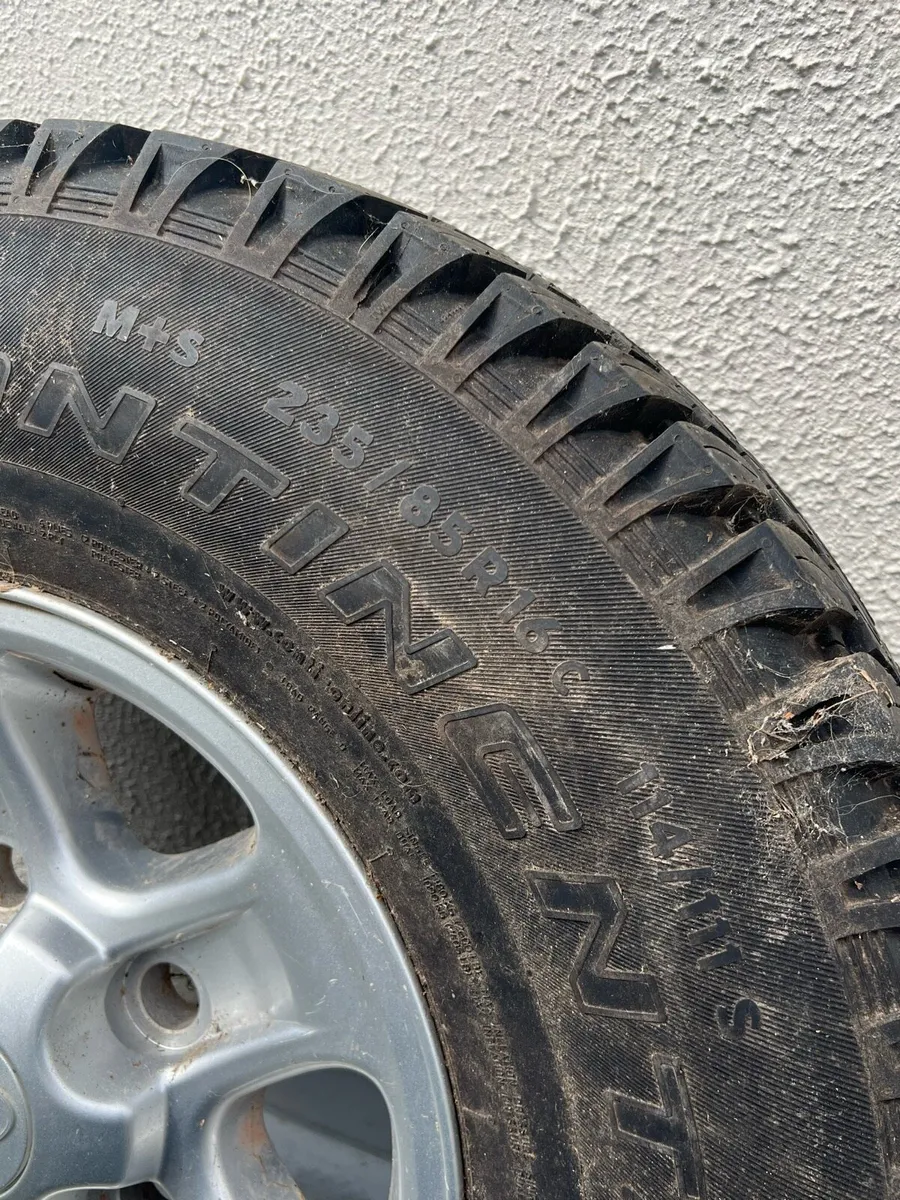Land Rover wheel - Image 2