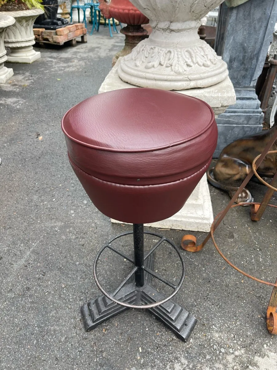 10 heavy comercial spec bar stools - Image 3