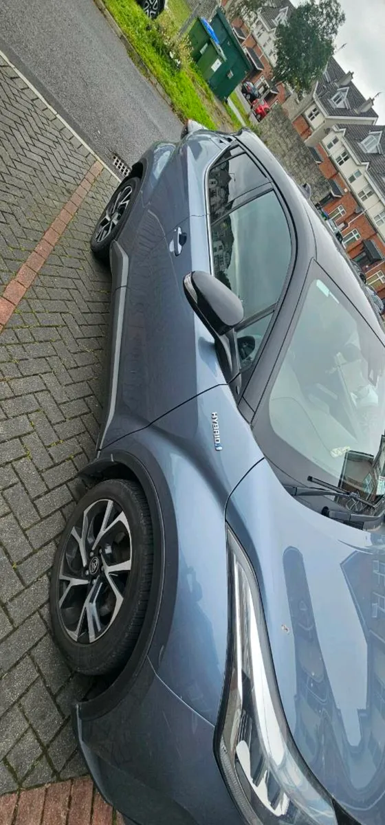 TOYOTA CHR 1.8 HYBRID SPORT 4DR - Image 3