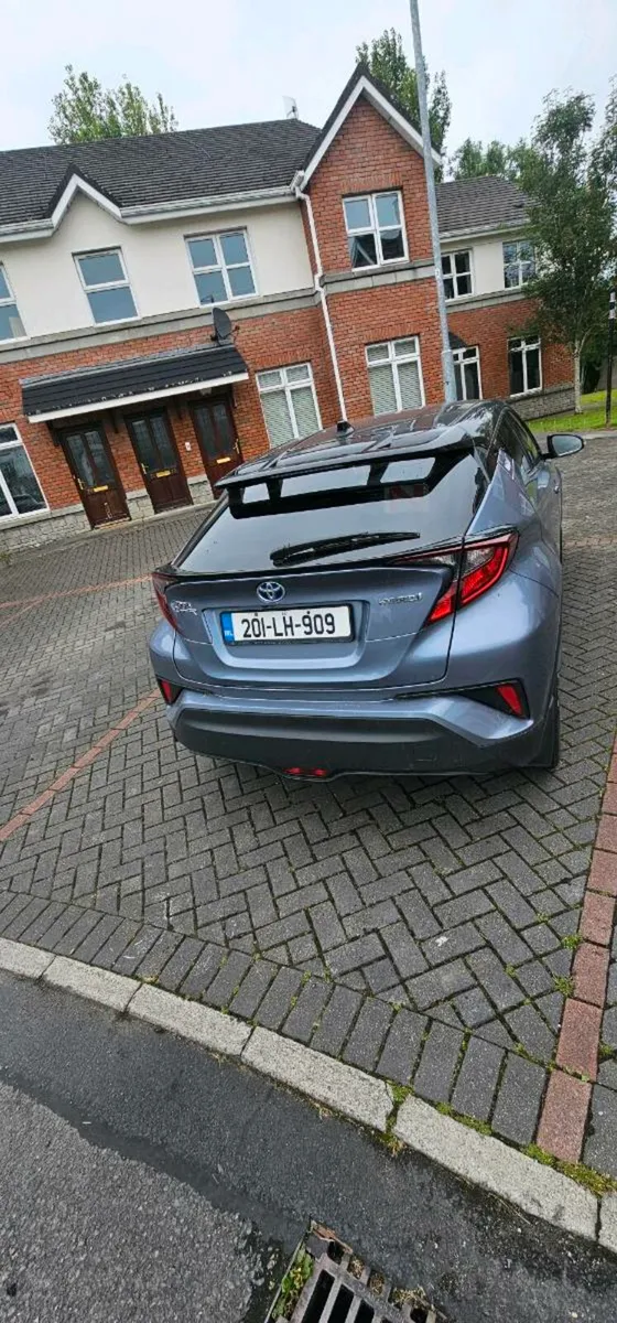 TOYOTA CHR 1.8 HYBRID SPORT 4DR - Image 4