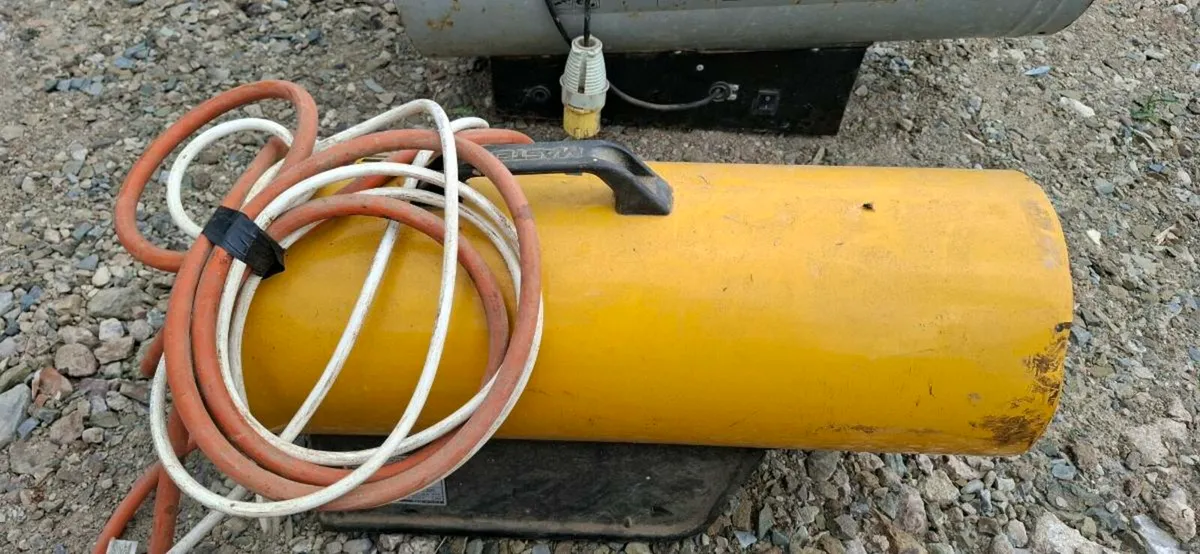 GAS HEATERS X3 -- AS A LOT - Image 3