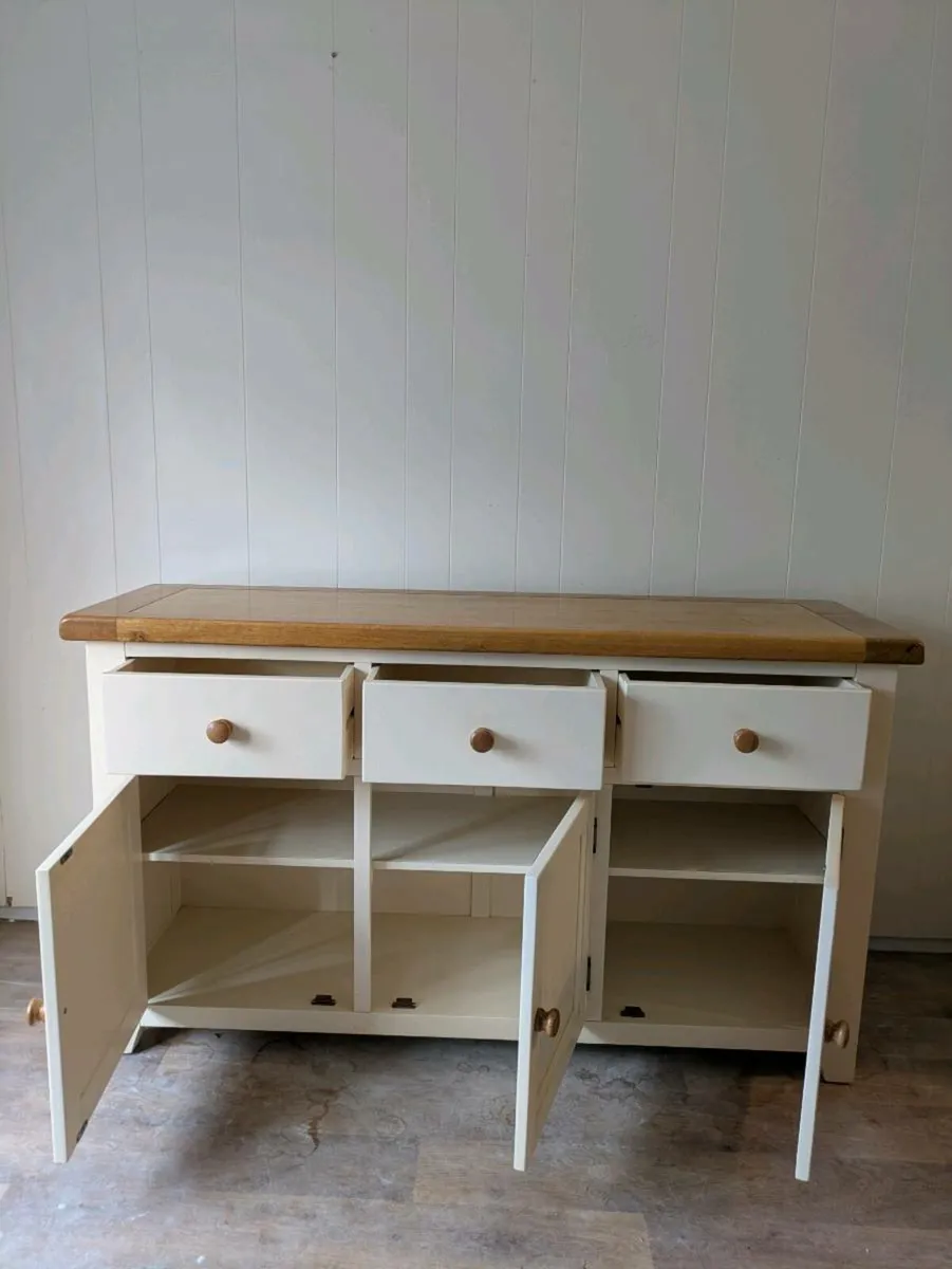 Dresser/cabinet.Perfect condition. - Image 1