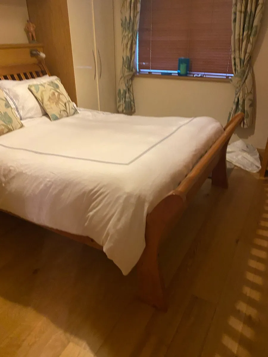 Solid Oak sleigh bed - Image 3