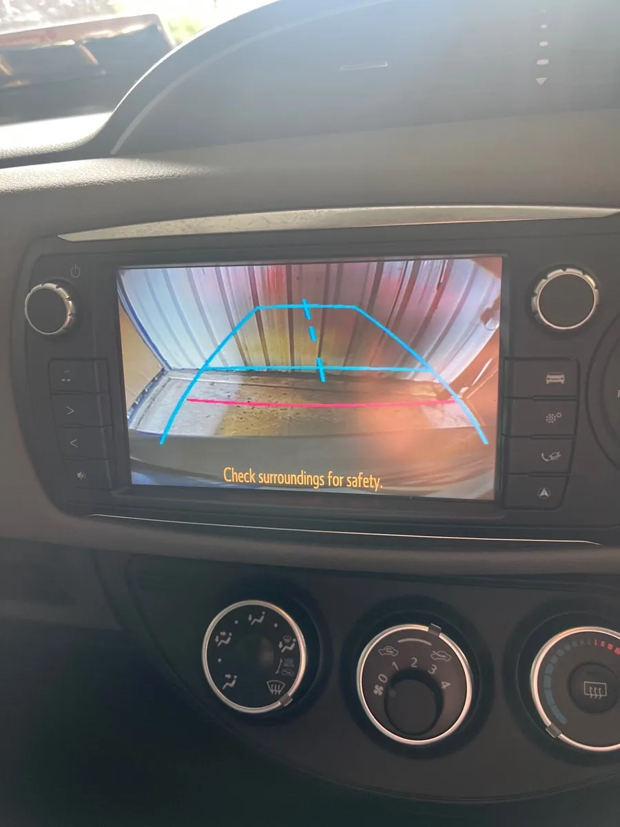 Toyota Yaris 2016 - Image 2