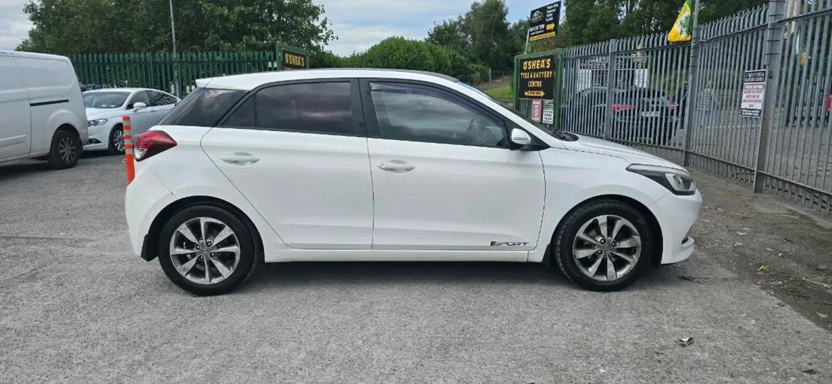 Hyundai i20 - Image 2
