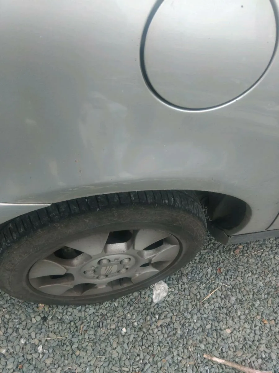 Car - Image 4