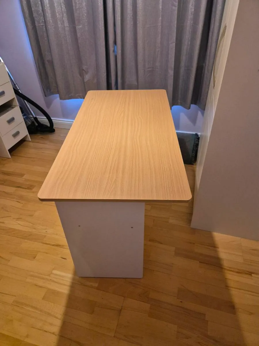 Study table - Image 3