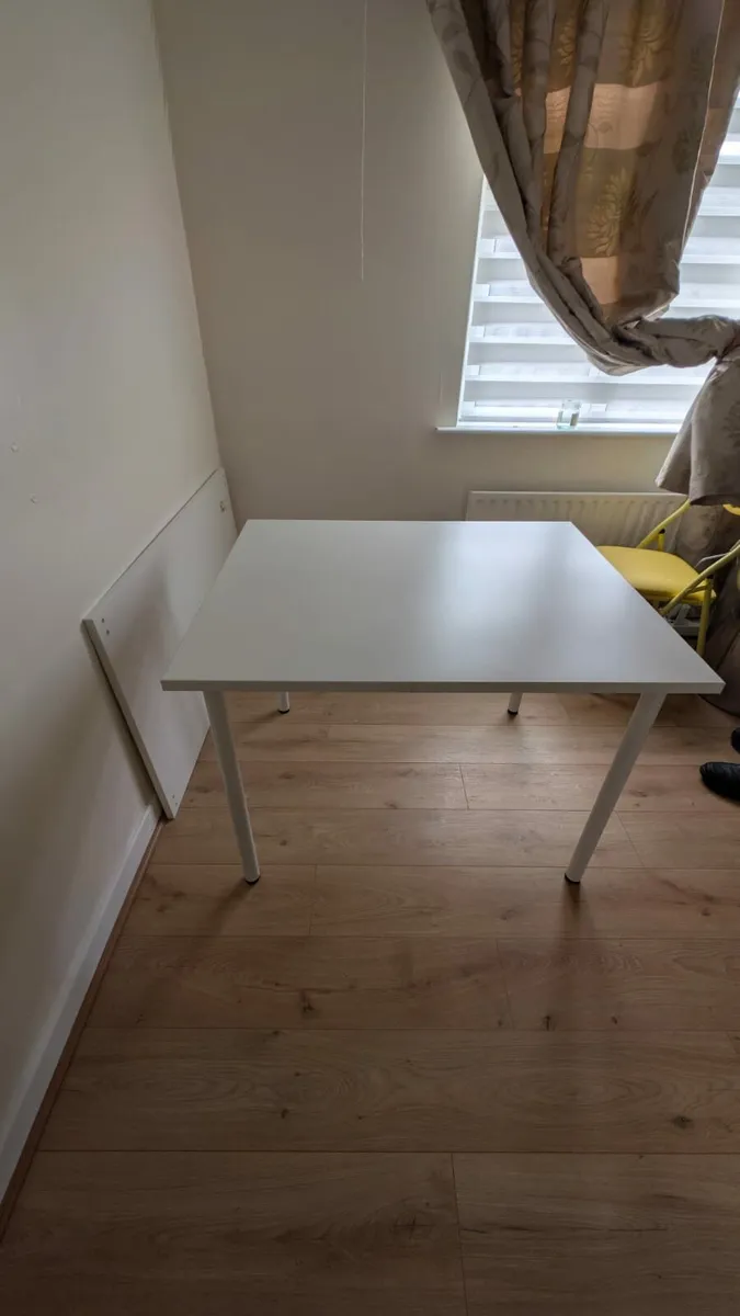 Large desk - Image 1