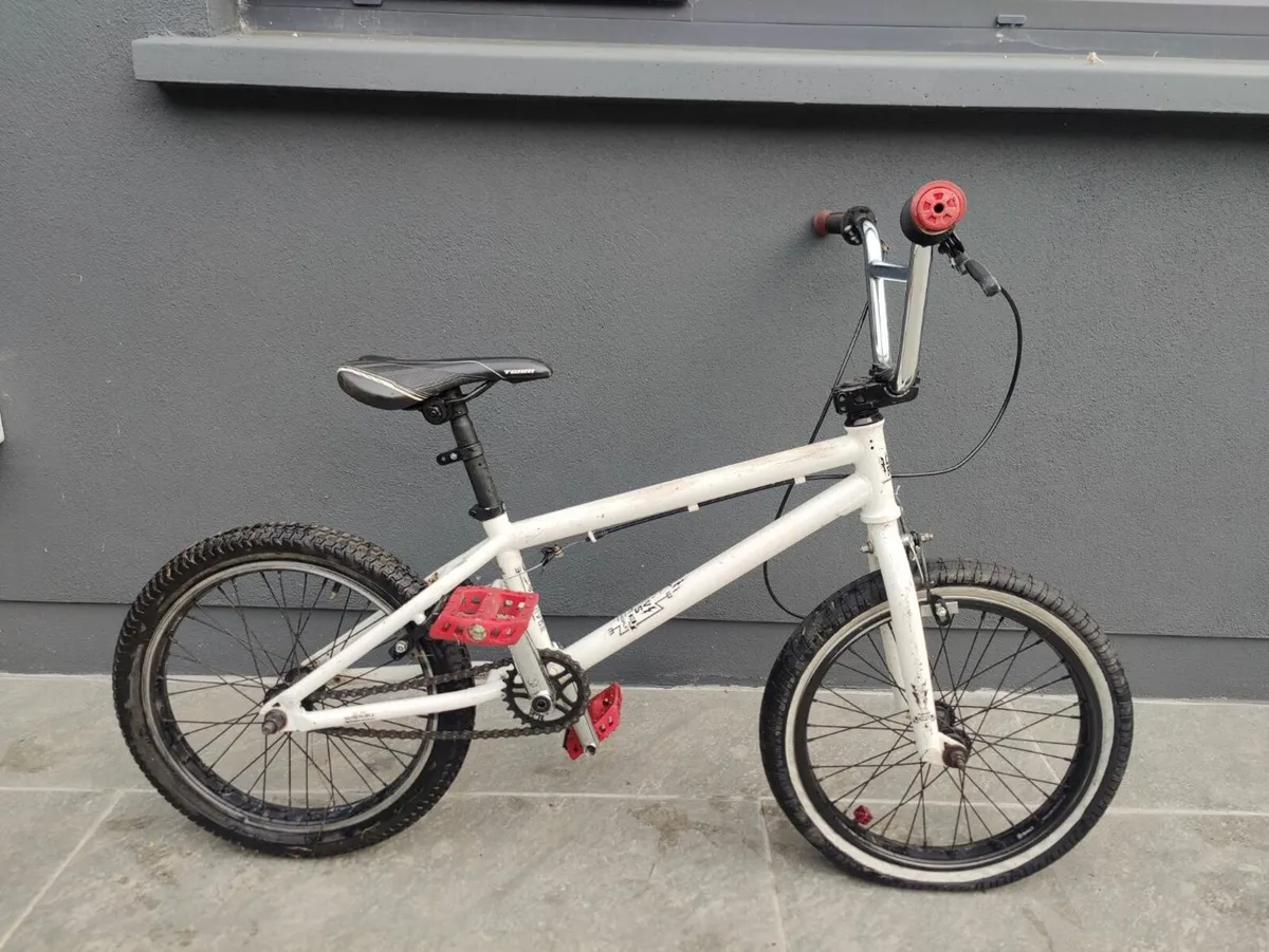 Wethepeople BMX-type kid's bike - Image 1