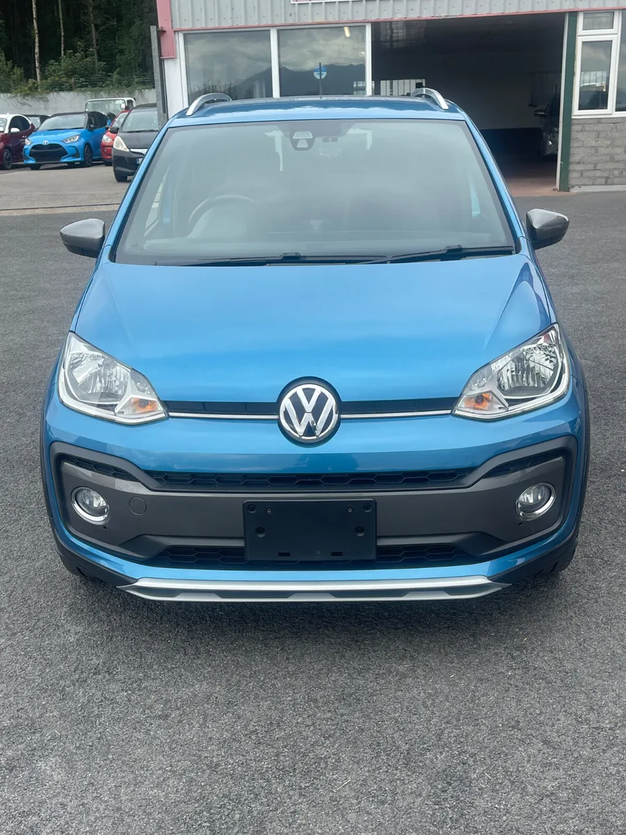 Volkswagen Up Cross Beats 2017 - Image 2
