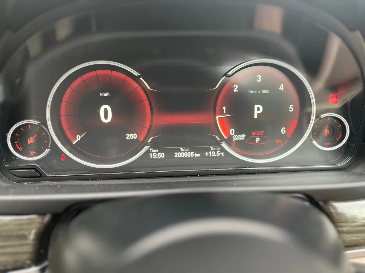 BMW 5-Series 2016 - Image 2
