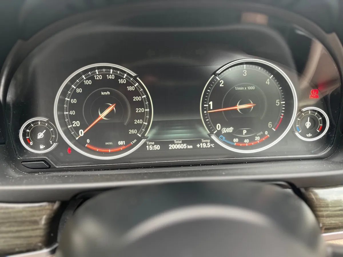 BMW 5-Series 2016 - Image 4