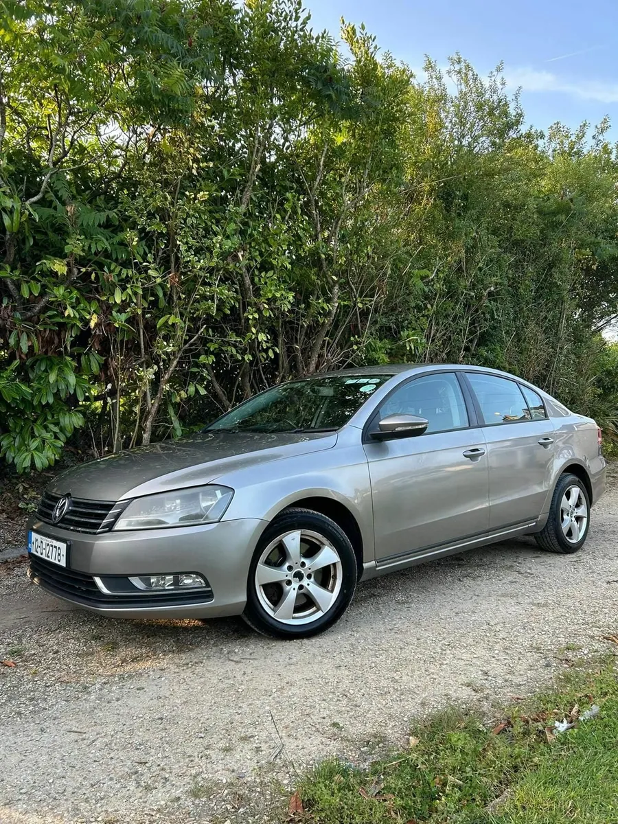 Volkswagen Passat 1.6L BlueMotion TDI 2012 - Image 1