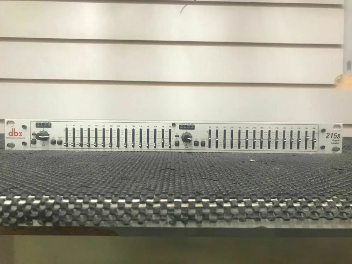DBX 215s Graphics Equalizer - Image 1