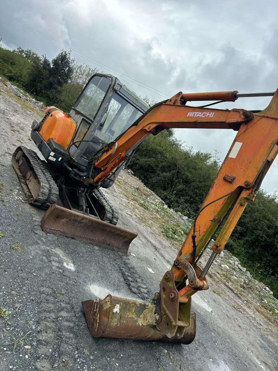 Hitachi zaxis 35 mini digger 2005 - Image 2